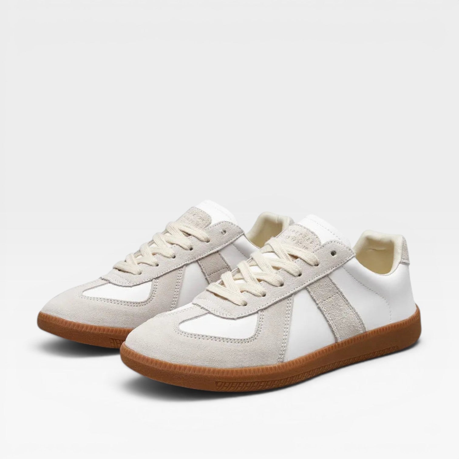 Men’s Casual Trainers – Retro Style Lace-Up Shoes