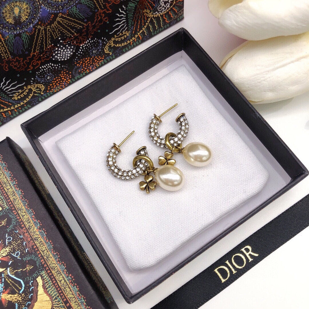 18K CD March Grass Pearl Crystals Earrings